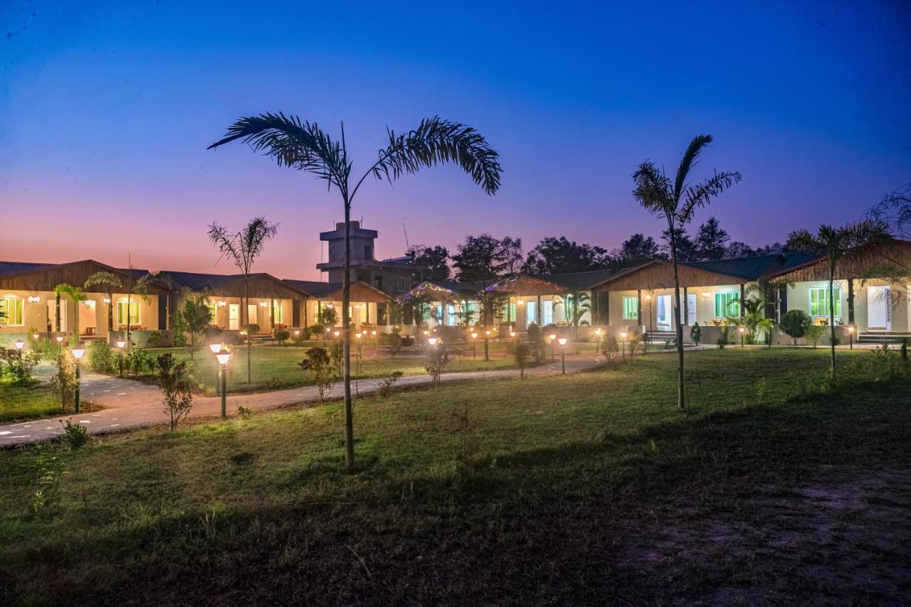 Hotel Greenland Safari Sauraha Εξωτερικό φωτογραφία