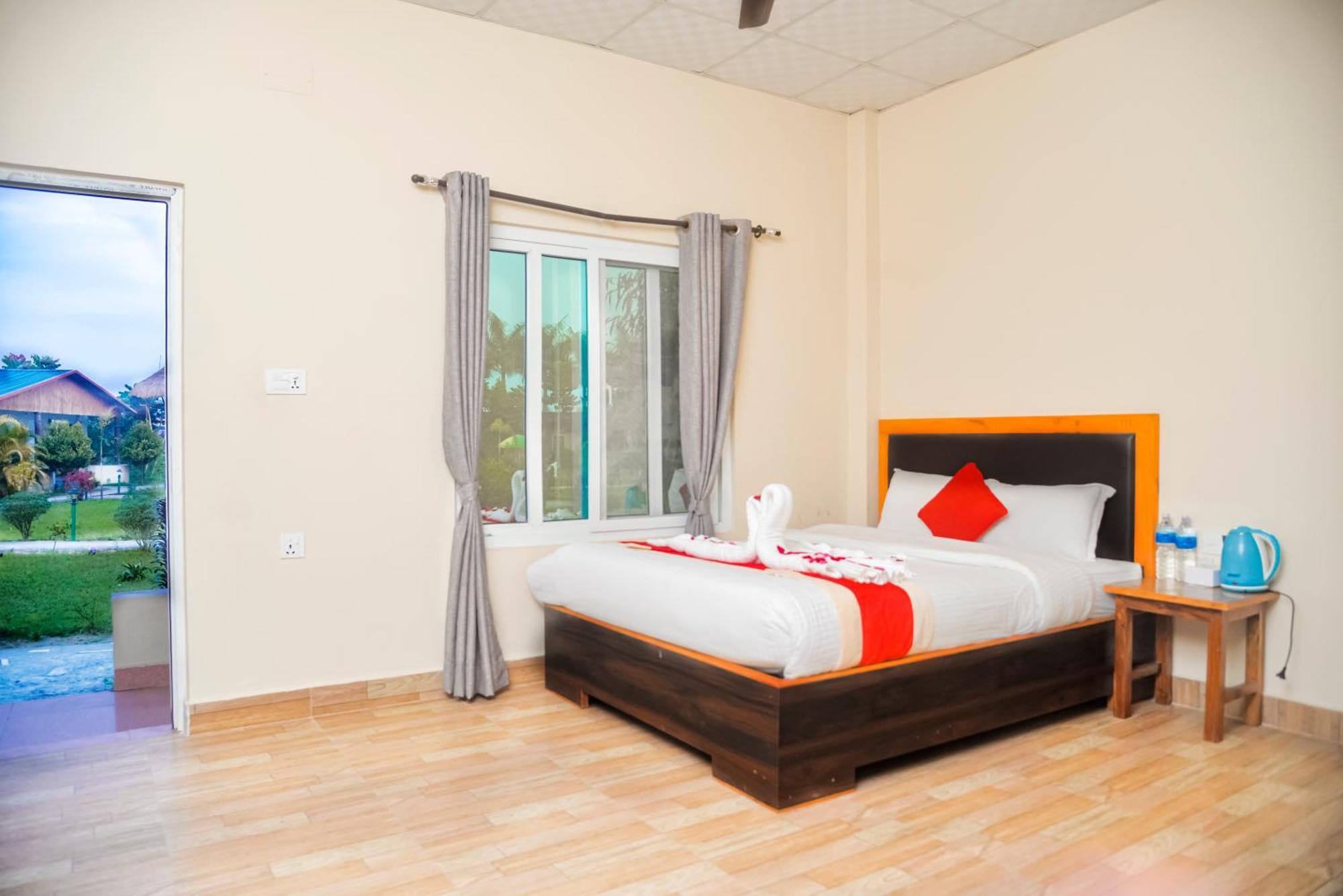 Hotel Greenland Safari Sauraha Εξωτερικό φωτογραφία
