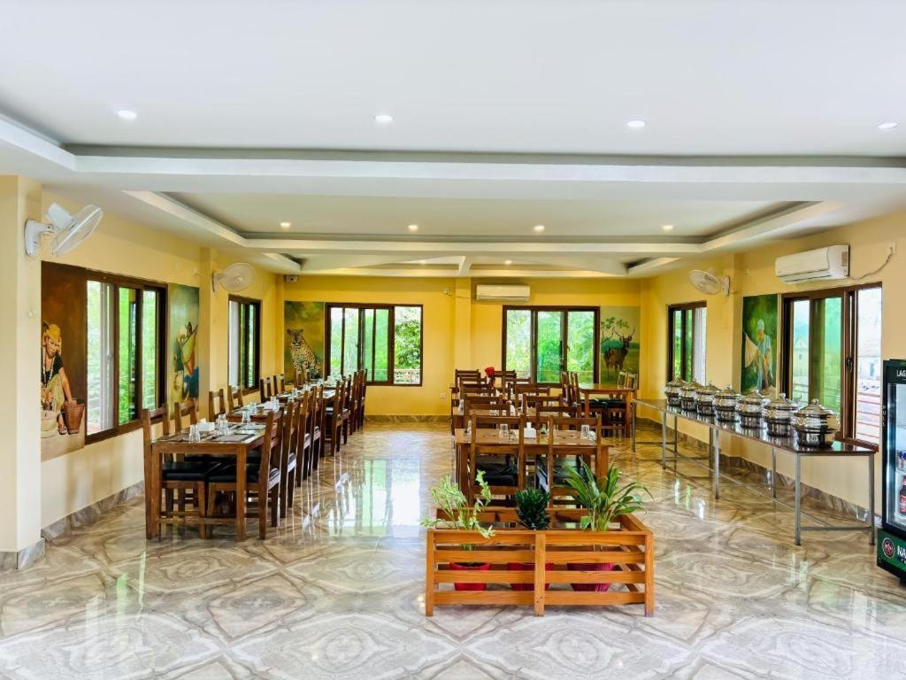 Hotel Greenland Safari Sauraha Εξωτερικό φωτογραφία